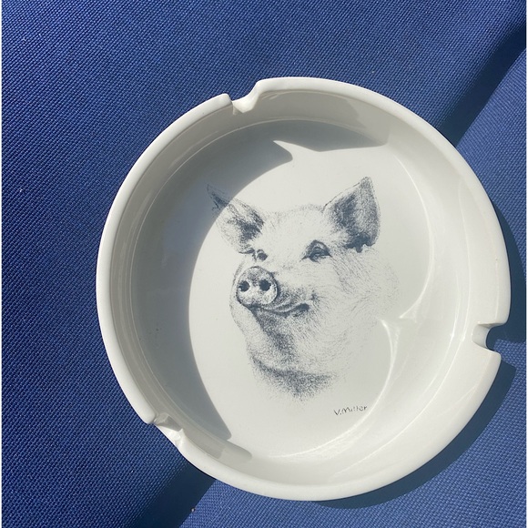 OTAgirl Ashtray decor with cute pig - Picture 1 of 8